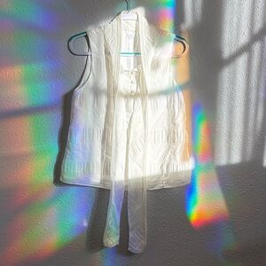 White blouse with Tie